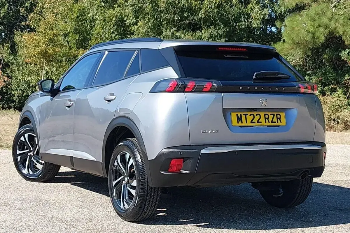 Used Peugeot 2008 Allure Premium 100 HP (73 kW) 2022 Grey SUV