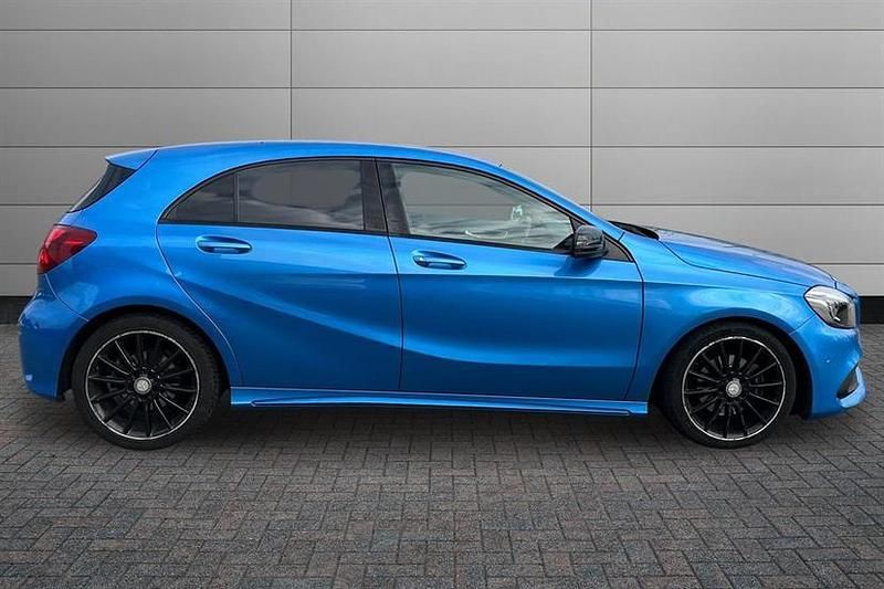Used Mercedes A200 AMG Line Premium 136 HP (100 kW) 2016 Blue Hatchback