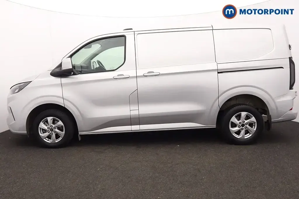 Gebraucht Ford Transit Custom Limited 136 PS (100 kW) 2024 Silber Van