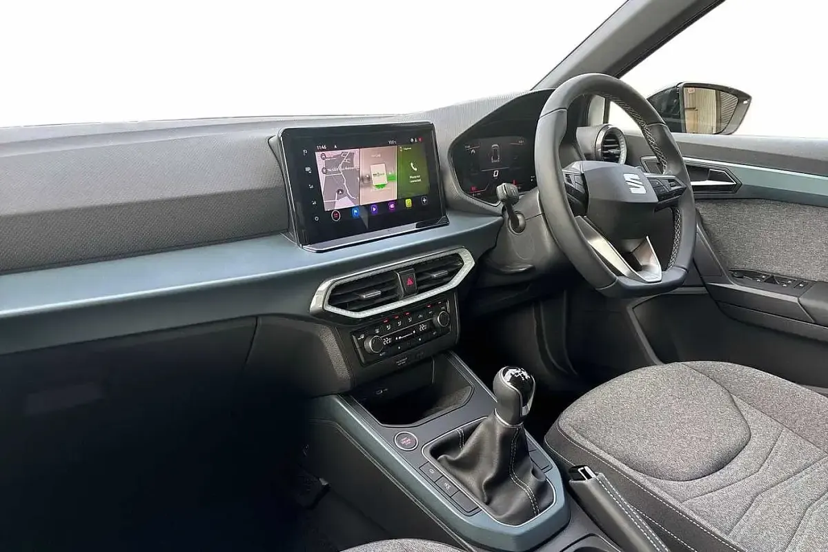 New Seat Arona Xperience 2026 Glacial white with black roof SUV