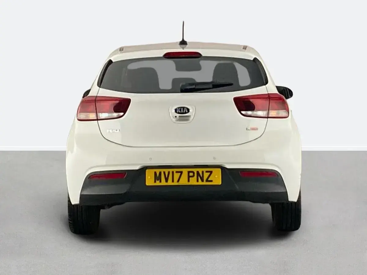 Used Kia Rio First Edition 118 HP (86 kW) 2017 White Hatchback