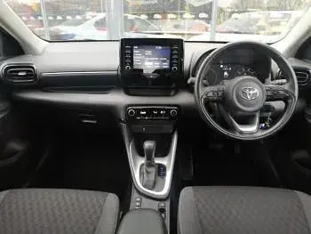 Used Toyota Yaris 116 HP (85 kW) 2023 White Hatchback