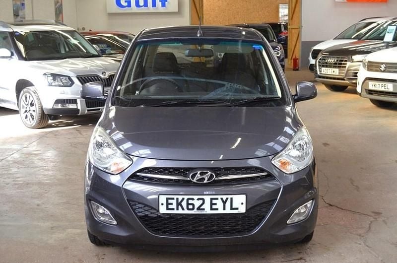 Usado Hyundai i10 Active 85 HP (62 kW) 2012 Cinzento Citadino
