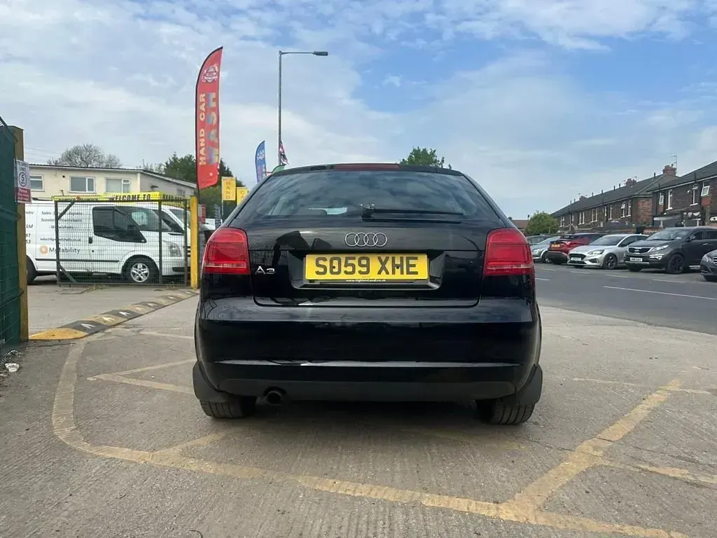 Begagnad Audi A3 102 HK (75 kW) 2009 Svart Halvkombi