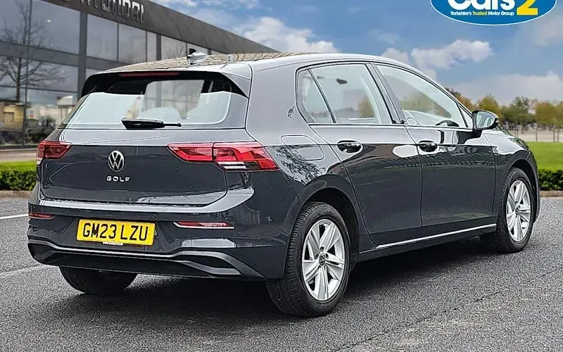 Used VW Golf VIII Life 131 HP (96 kW) 2023 Grey Hatchback