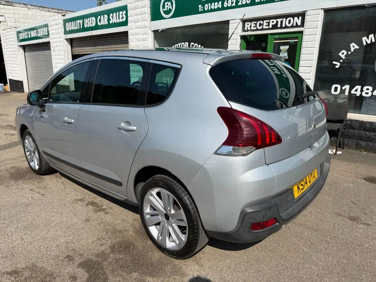 Used Peugeot 3008 Allure 115 HP (84 kW) 2014 Silver Estate