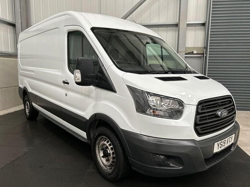 Usado Ford Transit 130 HP (95 kW) 2019 Branco Van