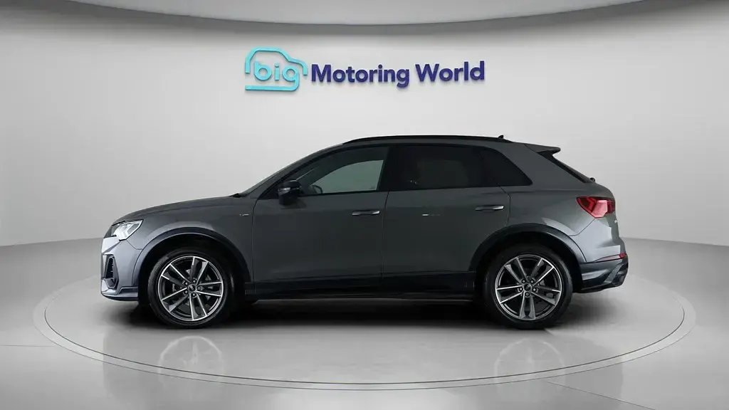 Używany Audi Q3 Black Edition 150 KM (110 kW) 2022 Szary SUV