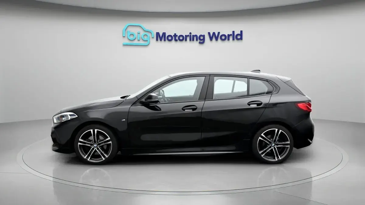 Used BMW 118 M Sport 134 HP (98 kW) 2022 Black Hatchback