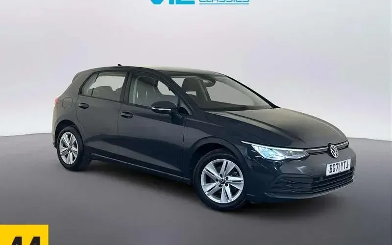 Second-hand VW Golf VIII Life 131 CP (96 kW) 2024 Hatchback