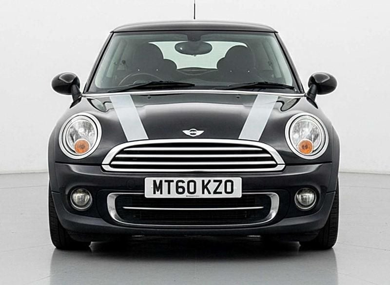 Usado Mini Cooper Hatch 2010 Negro Utilitario