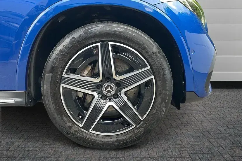 Used Mercedes GLC220 AMG line 217 HP (159 kW) 2023 Spectral blue SUV