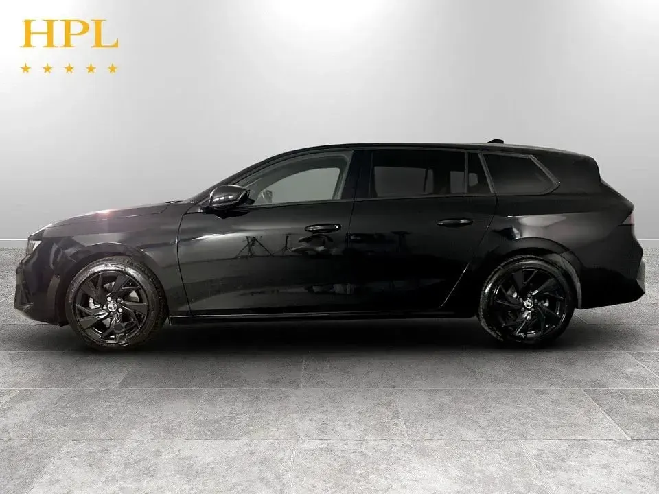 Second-hand Vauxhall Astra S 130 CP (95 kW) 2024 Negru Break