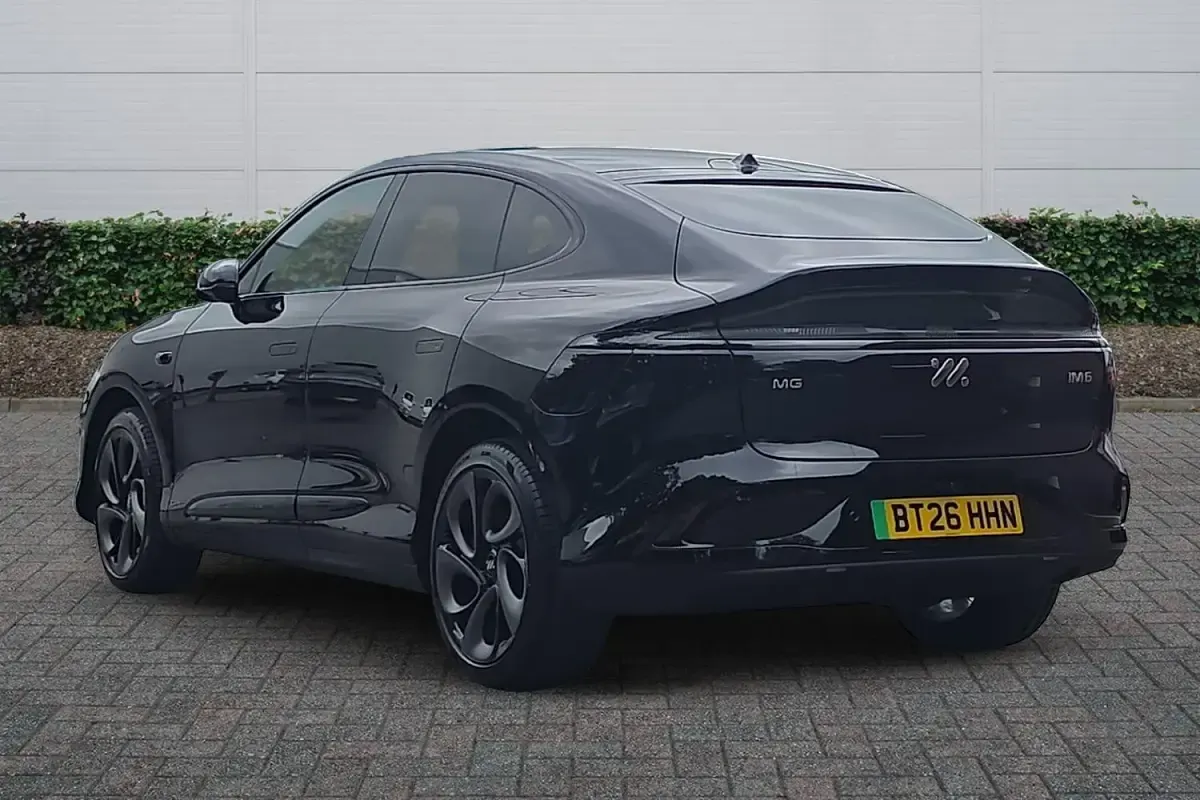 New MG IM6 Performance 553 kW (752 HP) 2026 Metallic  black pearl SUV