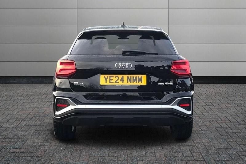 Begagnad Audi Q2 S-Line 2024 Svart SUV