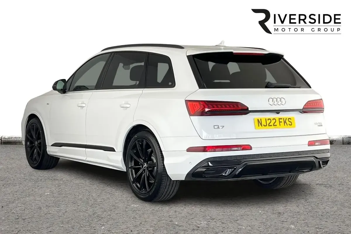 Used Audi Q7 Black Edition 286 HP (210 kW) 2022 White SUV