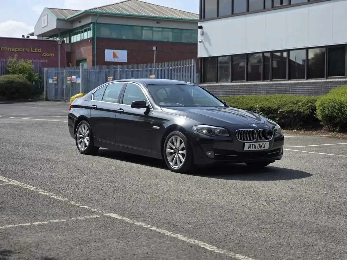 Usado BMW 520 M Sport 184 CV (135 kW) 2011 Gris Berlina