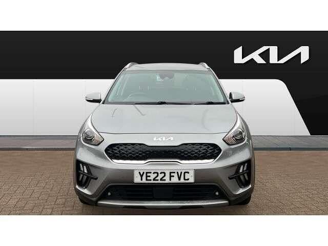 Usado Kia Niro 141 HP (103 kW) 2022 Cinzento SUV