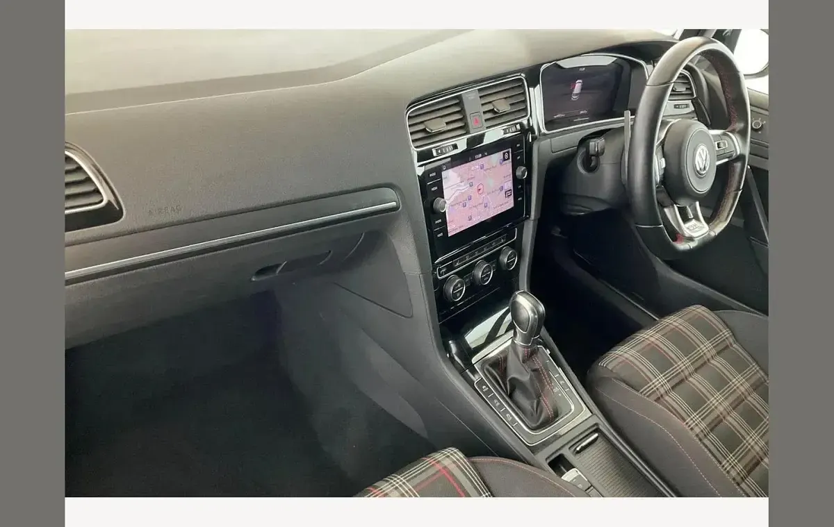 Used VW Golf VII GTI 245 HP (180 kW) 2019 White Hatchback
