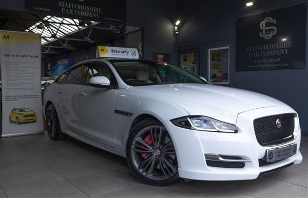 Fuji white Used 2017 Jaguar XJ R-Sport Sedan | £19,450 (Fair price) - Image 1/1
