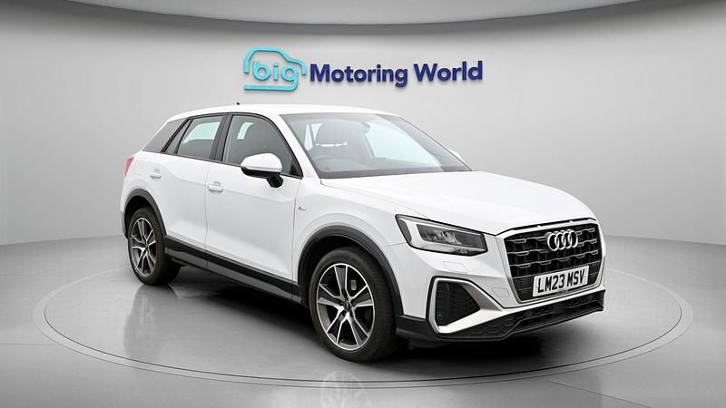 Begagnad Audi Q2 S-Line 148 HK (108 kW) 2023 Vit SUV