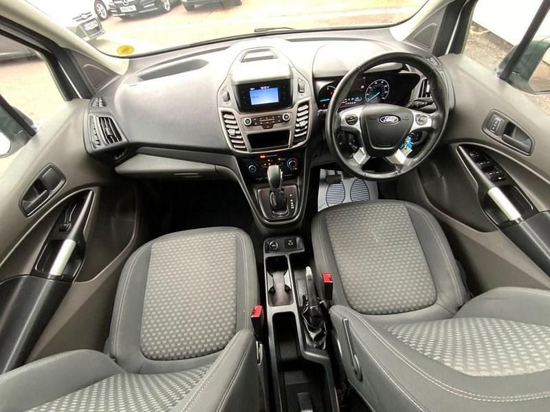 Used Ford Grand Tourneo Connect Zetec 120 HP (88 kW) 2019 White MPV