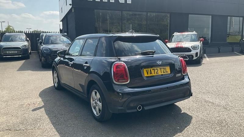 Usado Mini Cooper Classic 134 CV (98 kW) 2022 Negro Utilitario