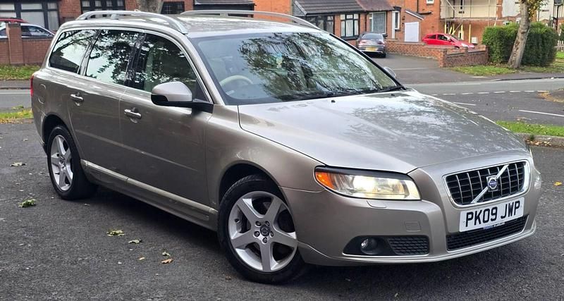 Gold Used 2009 Volvo V70 SE Lux Estate | £3,475 (Fair price) - Image 1/4