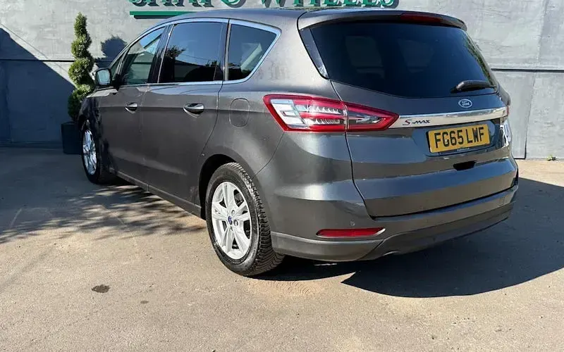 Used Ford S-MAX Titanium 150 HP (110 kW) 2018 MPV