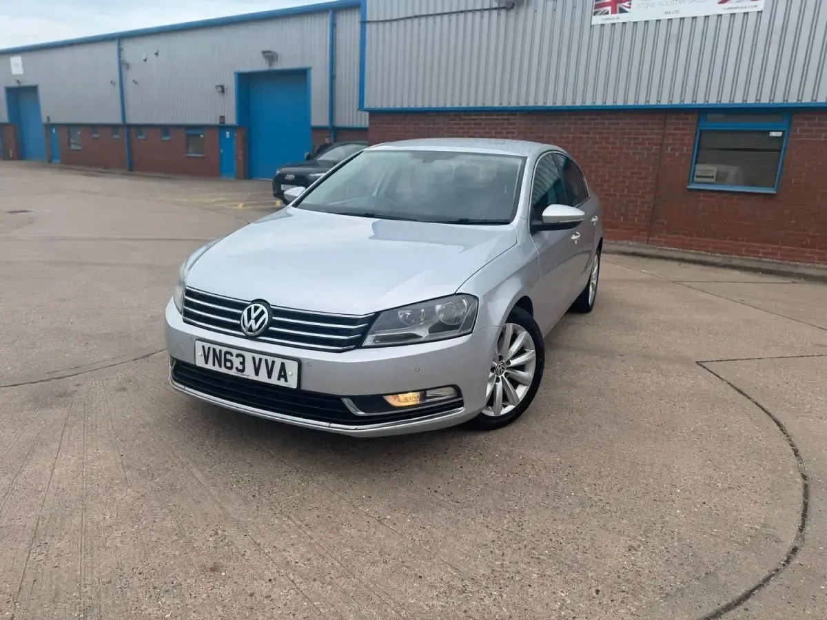 Begagnad VW Passat Highline 2013 Silver Sedan