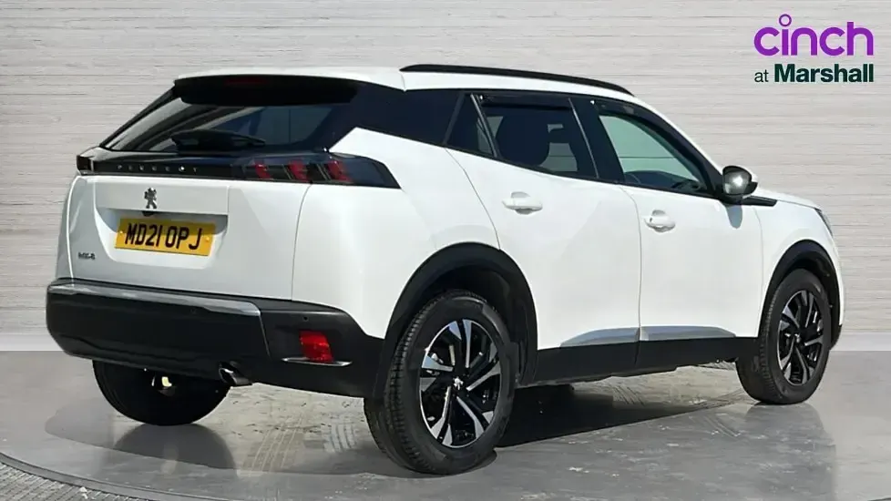 Used Peugeot 2008 Allure Premium 110 HP (80 kW) 2021 White SUV
