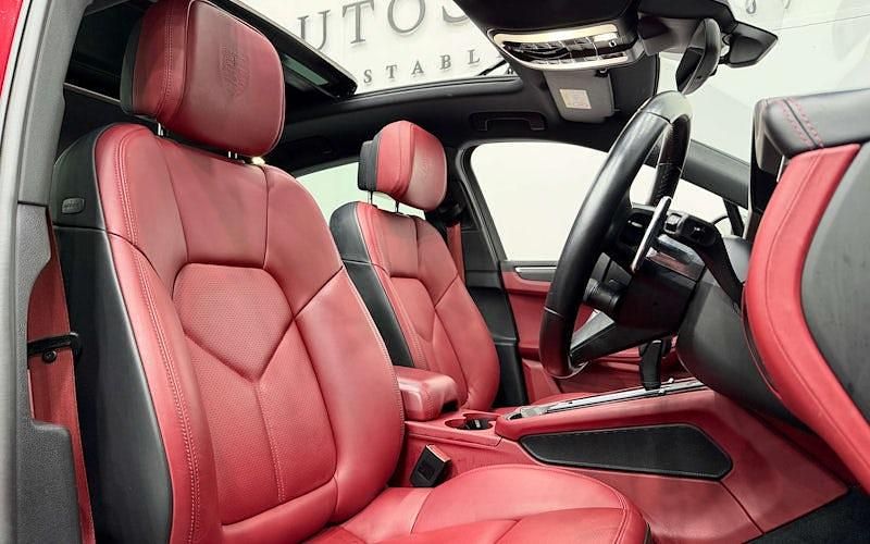 Used Porsche Macan 265 HP (194 kW) 2025 SUV