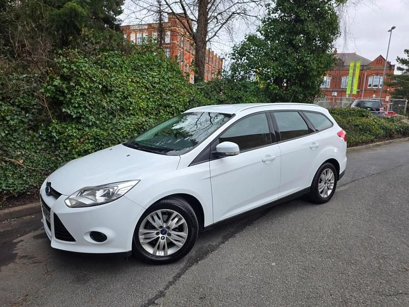 Used Ford Focus 115 HP (84 kW) 2014 White Estate