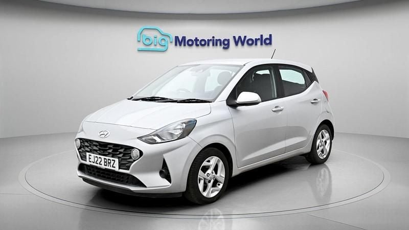 Used Hyundai i10 SE 84 HP (61 kW) 2022 Silver Hatchback