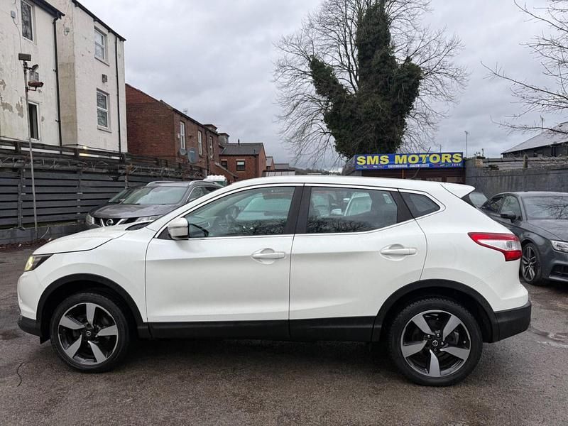Used Nissan Qashqai Acenta 110 HP (80 kW) 2014 White SUV