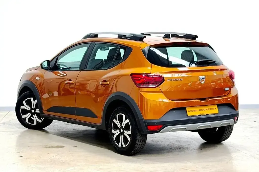 Używany Dacia Sandero Prestige 100 KM (73 kW) 2021 Pomarańczowy Hatchback