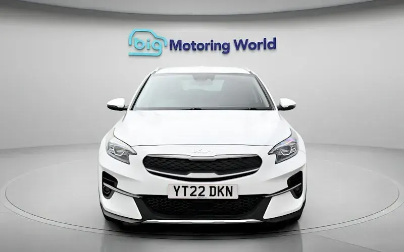 Usado Kia XCeed 141 HP (103 kW) 2022 Branco SUV