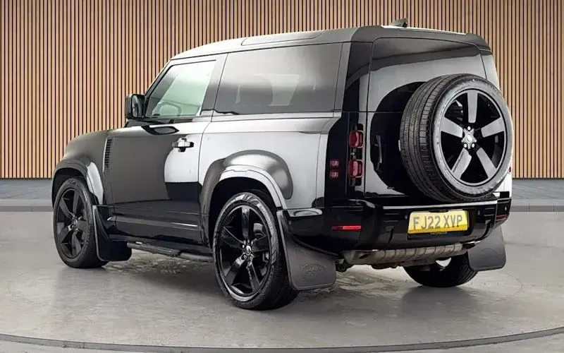 Used Land Rover Defender S 400 HP (294 kW) 2022 Santorini black SUV