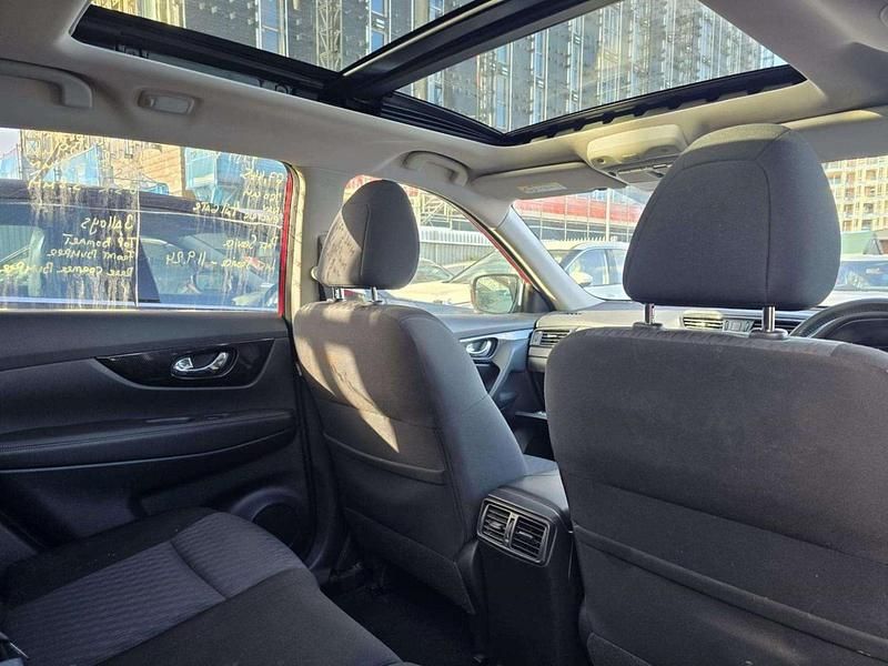 Used Nissan X-Trail N-Connecta 160 HP (117 kW) 2019 Red SUV