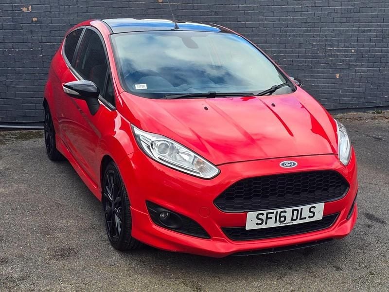 Used Ford Fiesta Zetec 2016 Red Hatchback