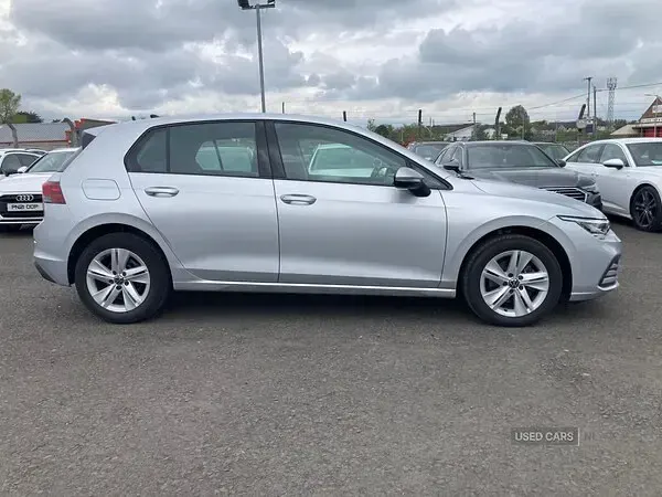 Used VW Golf VIII Life 115 HP (84 kW) 2023 Silver Hatchback