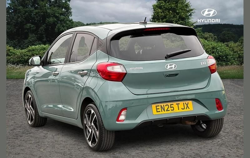 Used Hyundai i10 Premium 77 HP (56 kW) 2025 Green Hatchback