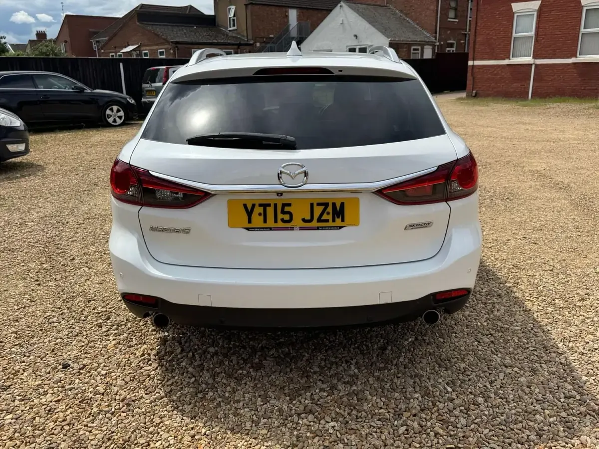 Used Mazda 6 Inclusive 175 HP (128 kW) 2015 White Estate