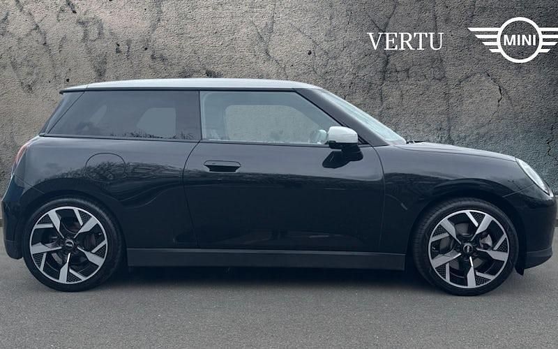 Begagnad Mini Cooper Exclusive 160 kW (218 HK) 2026 Halvkombi