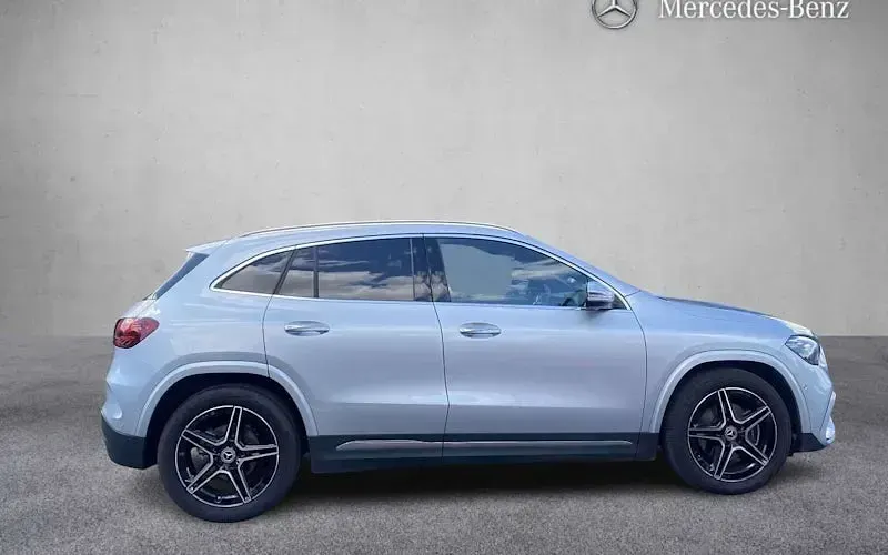 New Mercedes GLA200 AMG line 150 HP (110 kW) 2026 Silver SUV