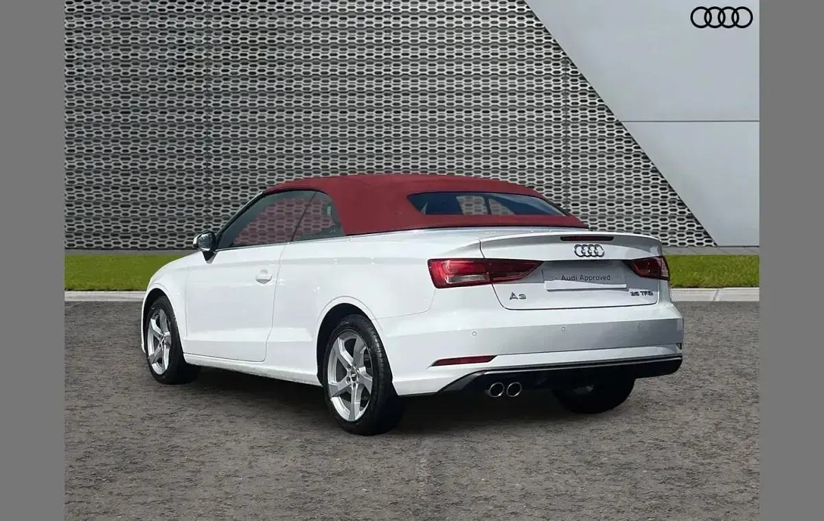 Usado Audi A3 Cabriolet Sport 150 HP (110 kW) 2018 Branco Cabrios