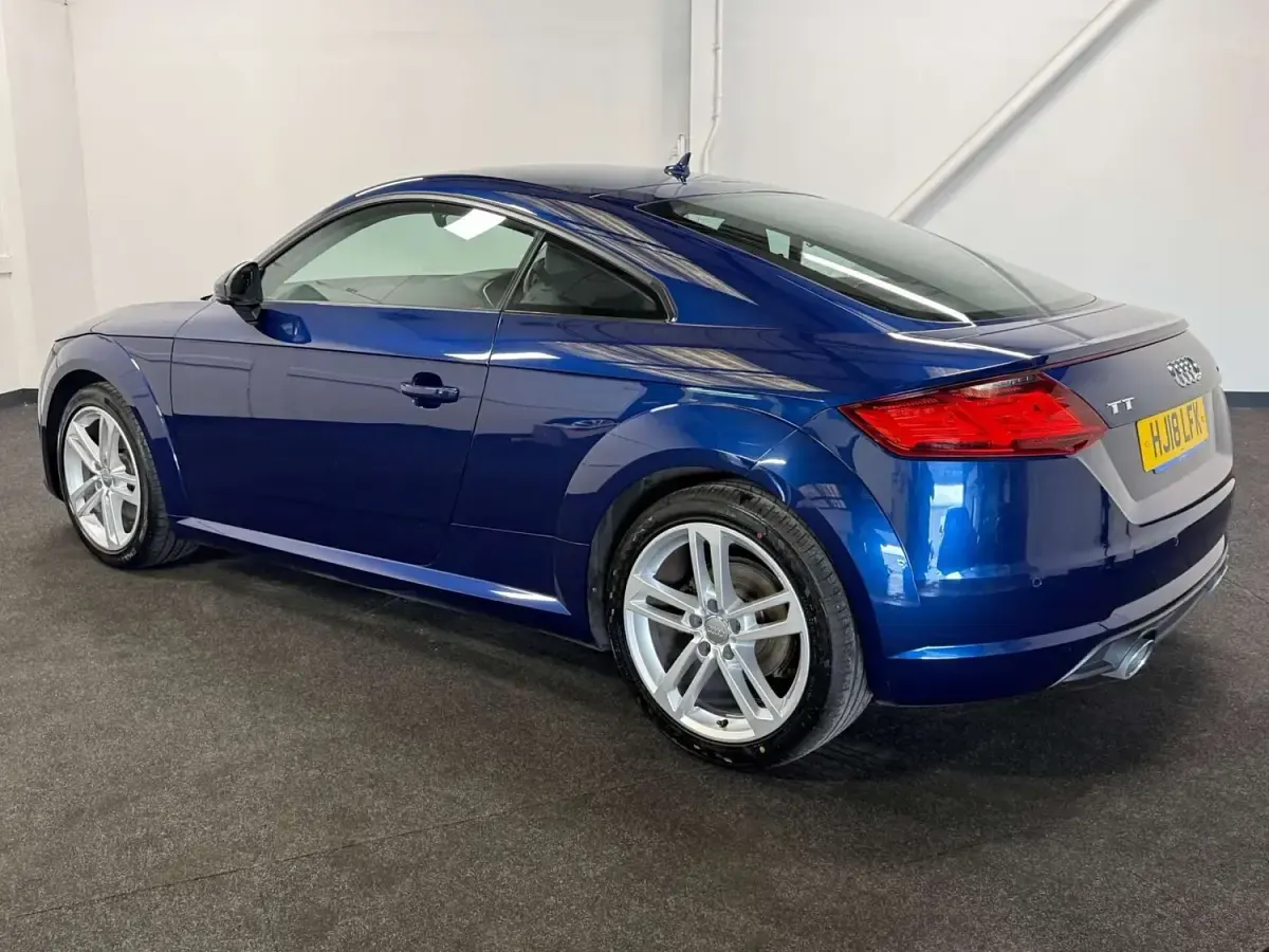 Begagnad Audi TT Sport 184 HK (135 kW) 2018 Blå Sportkupé