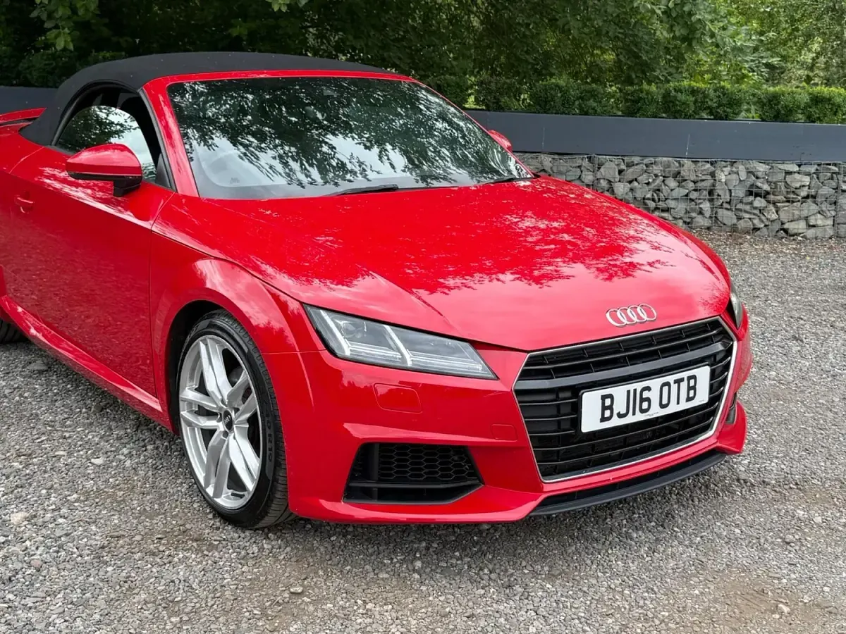Used Audi TT Roadster S-Line 226 HP (166 kW) 2016 Red Cabriolet