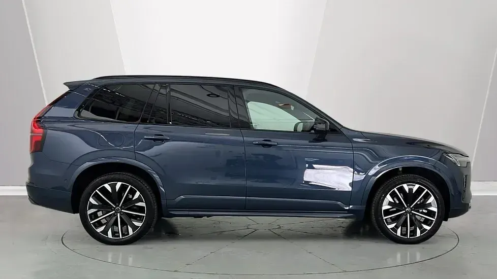 Used Volvo XC90 Ultra 455 HP (334 kW) 2025 Blue SUV