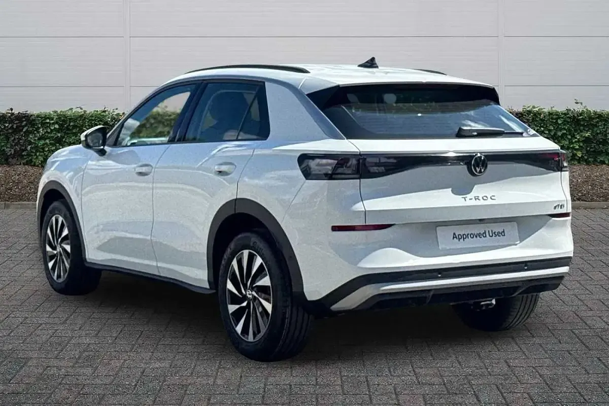 Used VW T-Roc Life 150 HP (110 kW) 2026 Pure white SUV